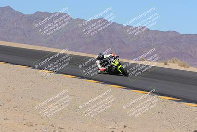 media/Oct-30-2022-CVMA (Sun) [[fb421c3cec]]/Race 11 Amateur Supersport Open/